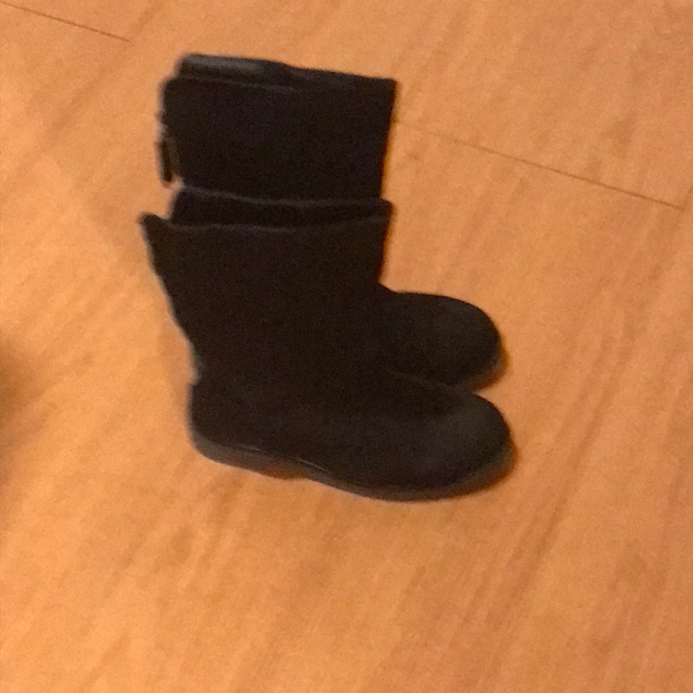 Girls boots